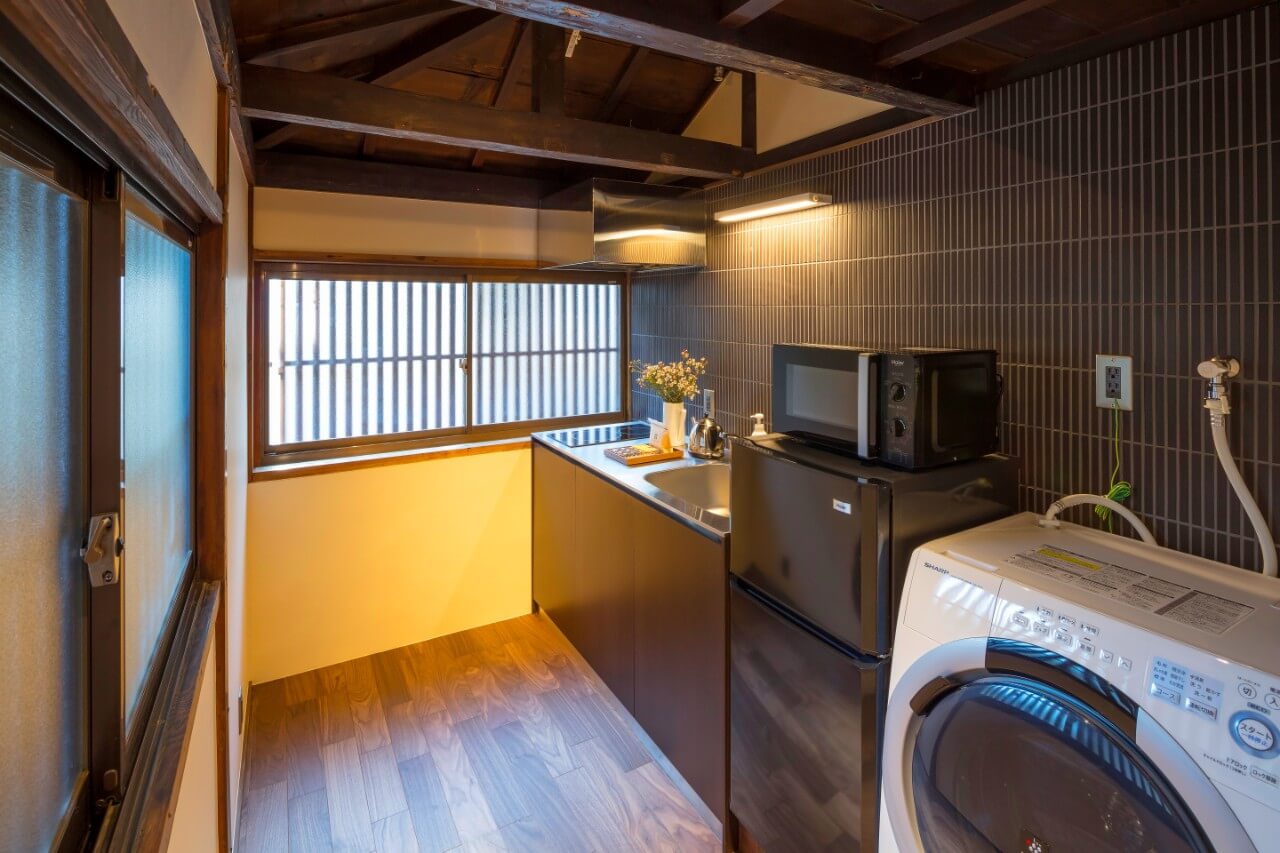 彦三町 銀の間 〈一棟貸し町家〉