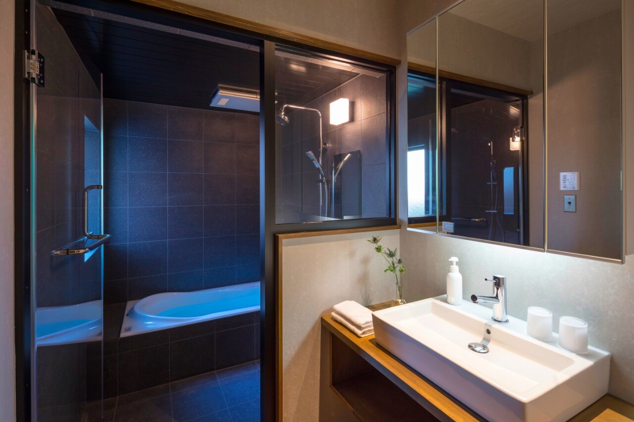 彦三町 銀の間 〈一棟貸し町家〉