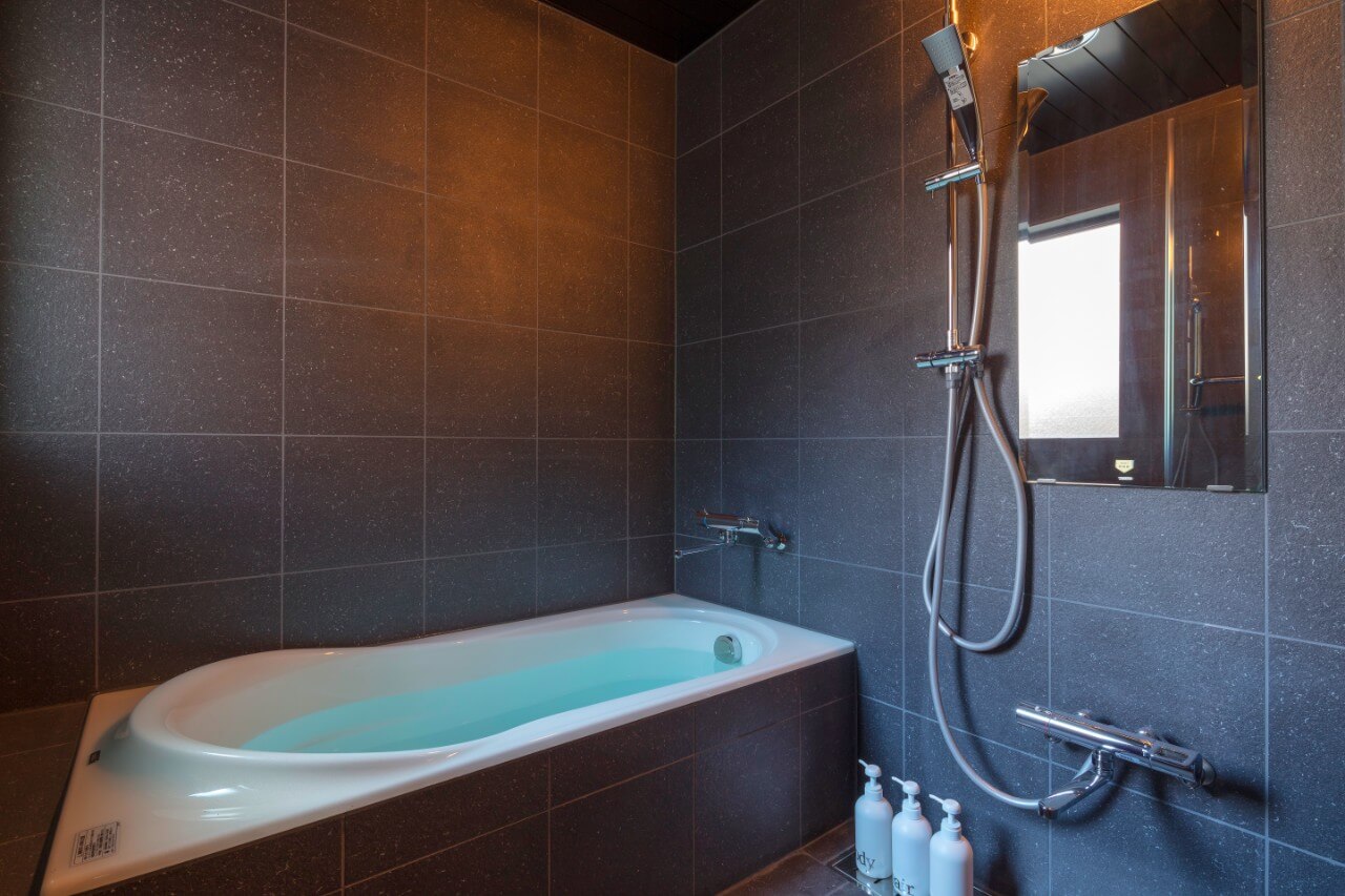 彦三町 銀の間 〈一棟貸し町家〉