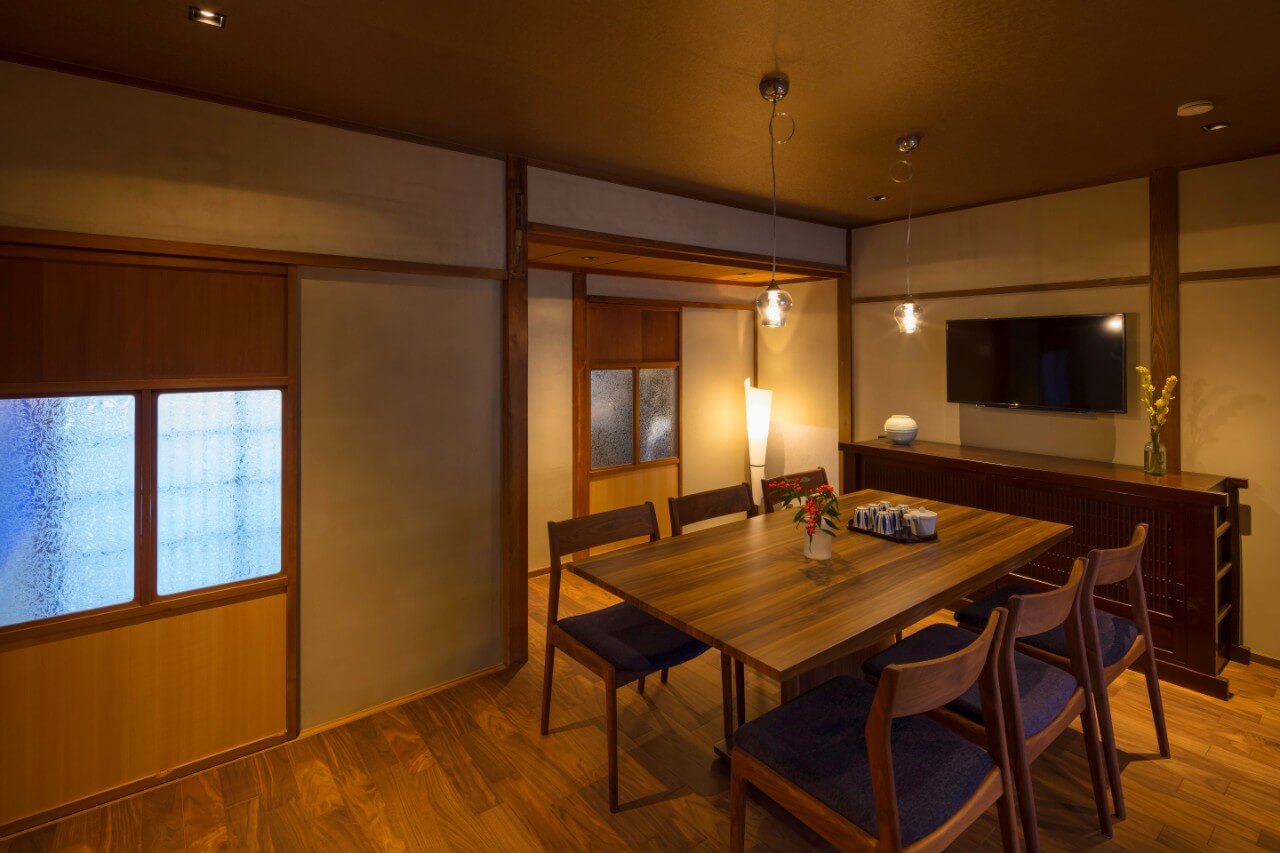 彦三町 銀の間 〈一棟貸し町家〉