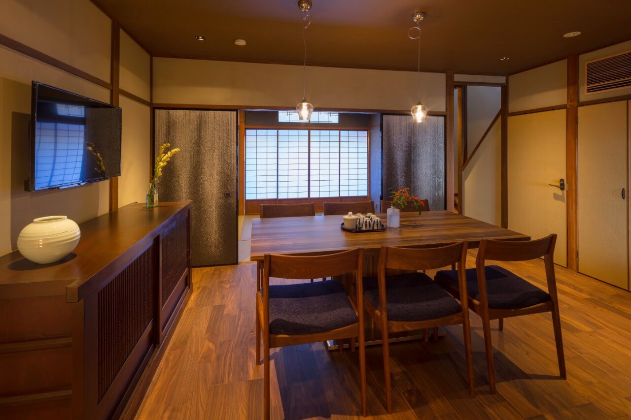 彦三町 銀の間 〈一棟貸し町家〉