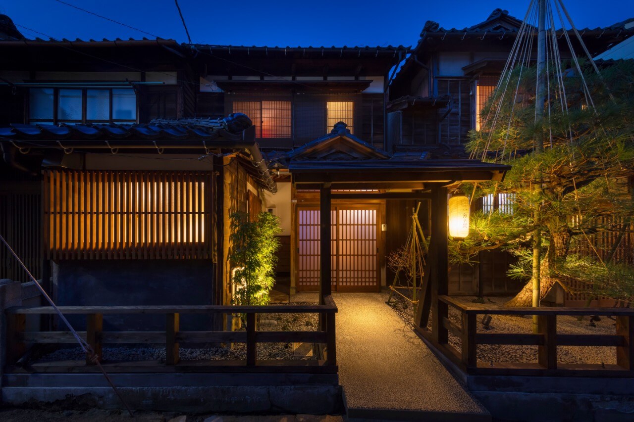 彦三町 銀の間 〈一棟貸し町家〉