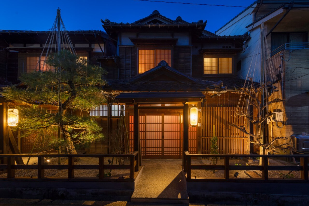 彦三町 金の間 〈一棟貸し町家〉