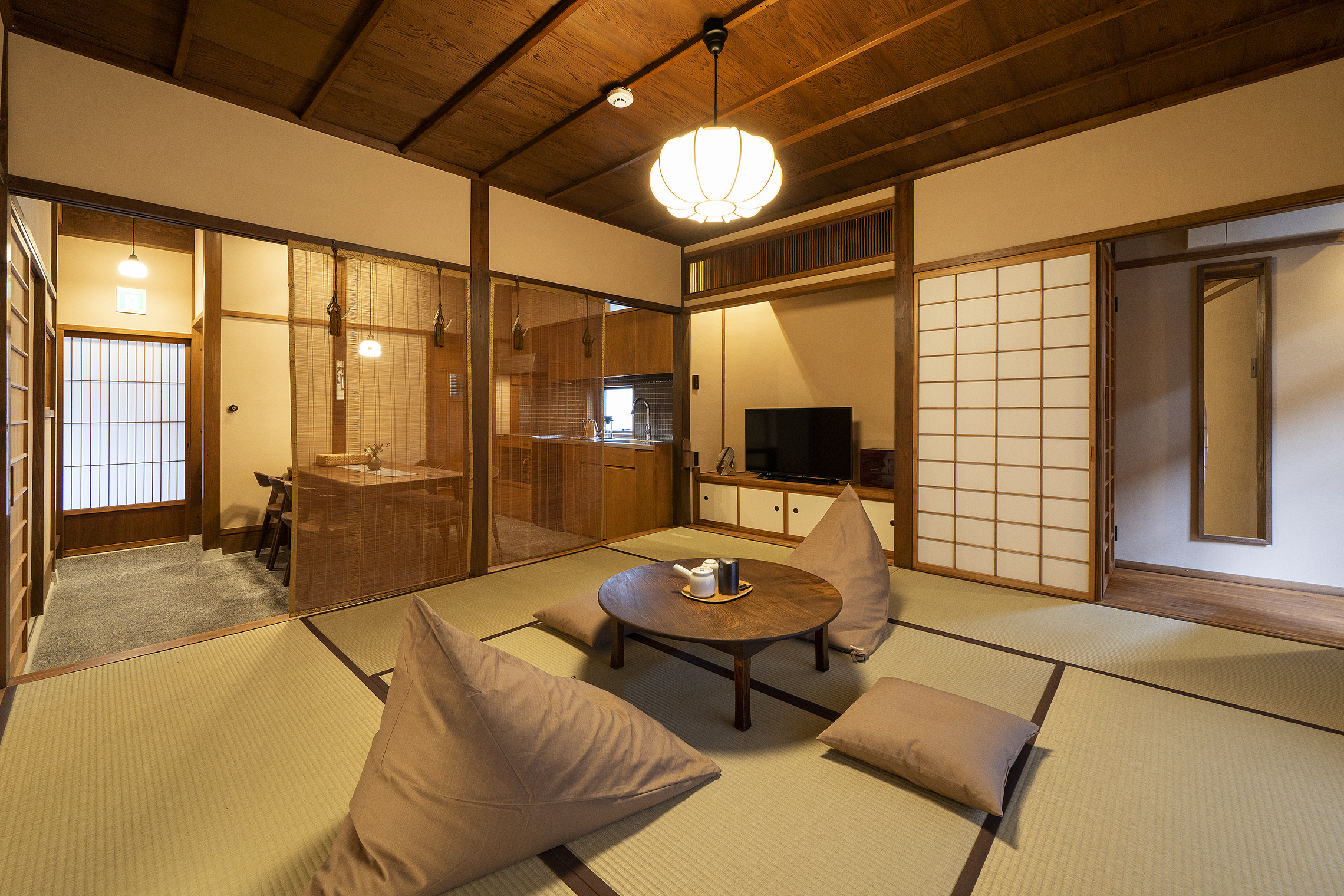 くろほろ 〈一棟貸し町家〉