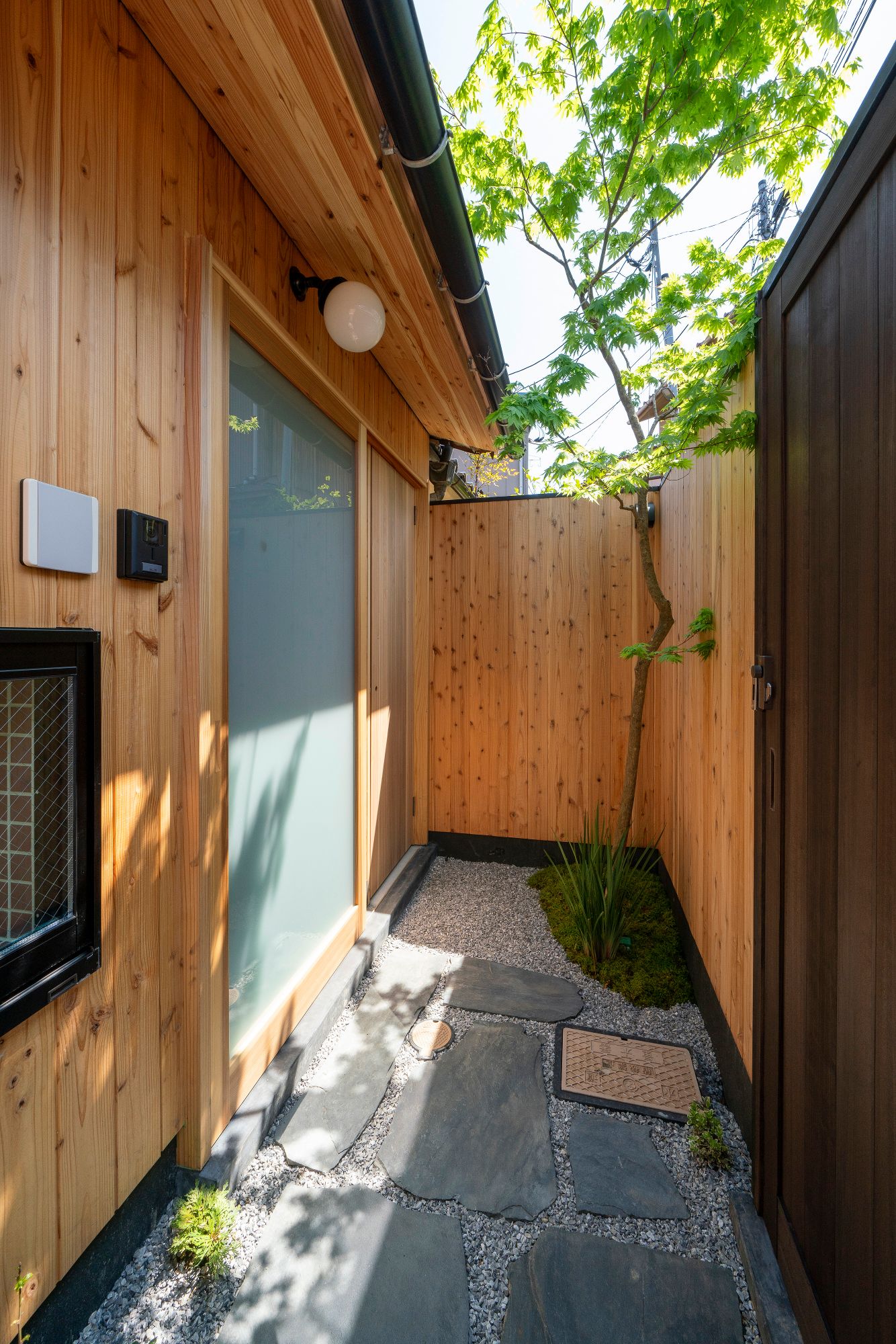 武家屋敷 しをり 〈一棟貸し町家〉