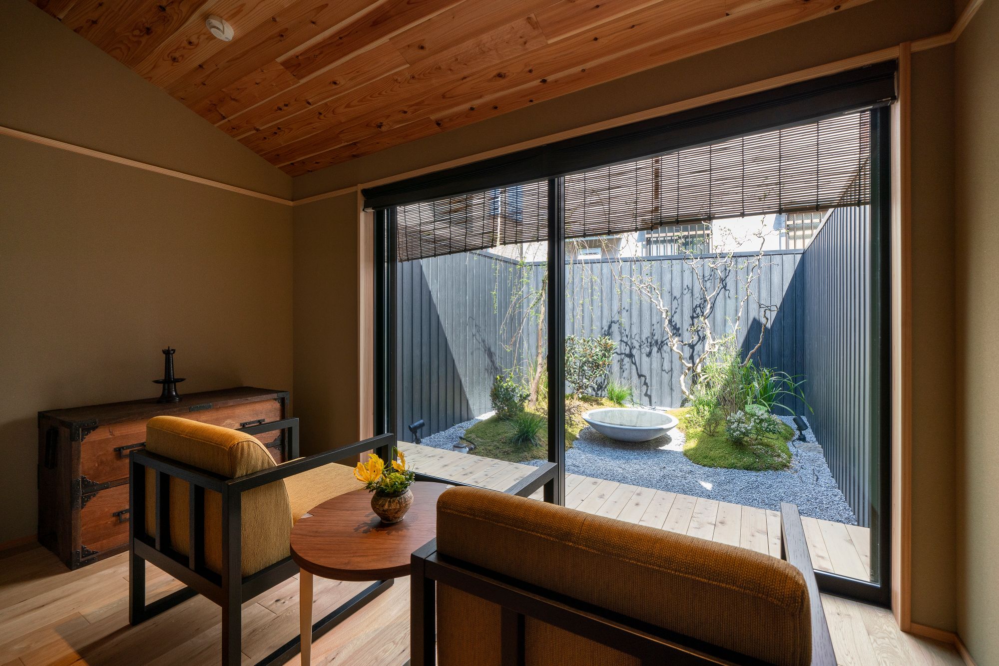 武家屋敷 しをり 〈一棟貸し町家〉