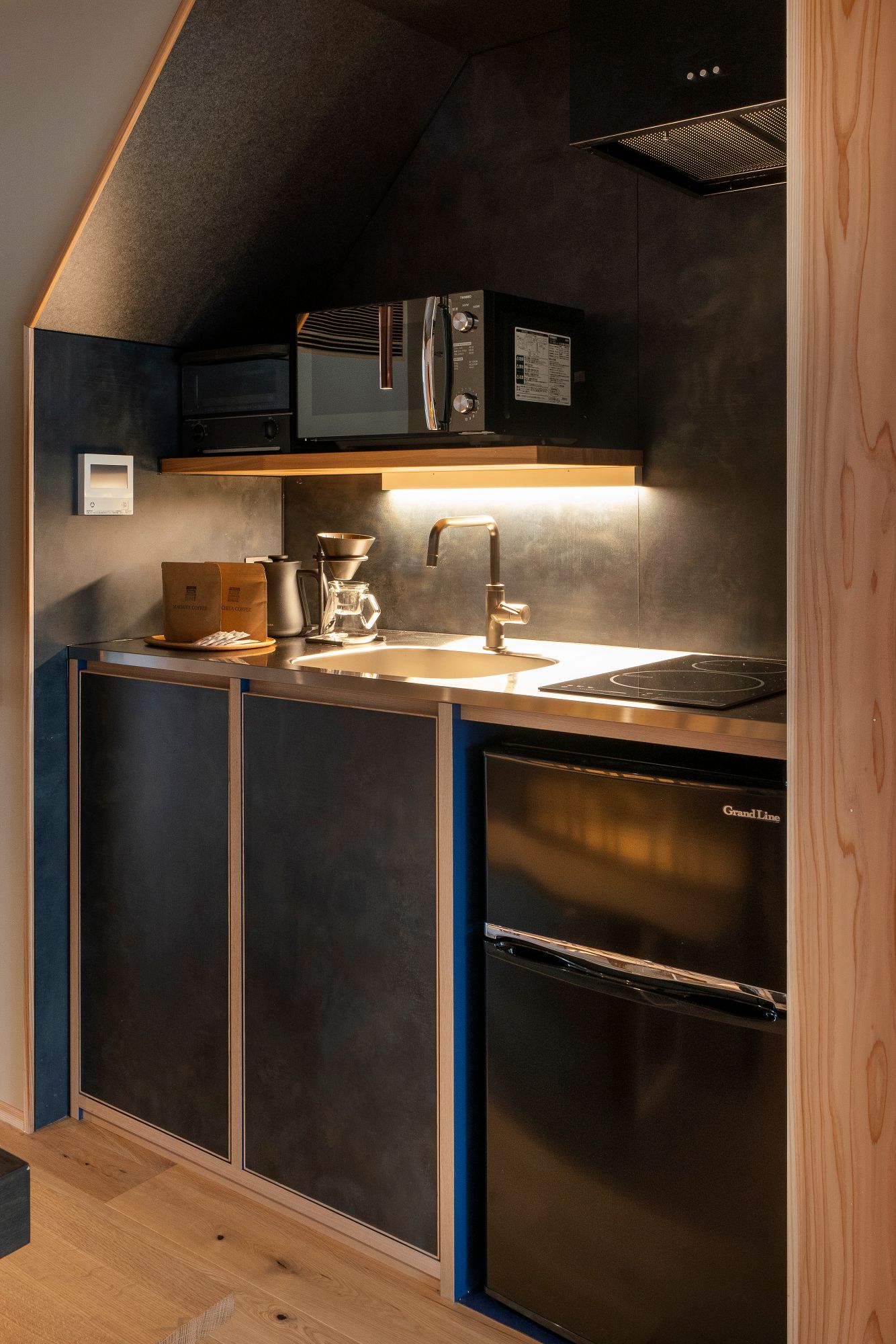 武家屋敷 しをり 〈一棟貸し町家〉